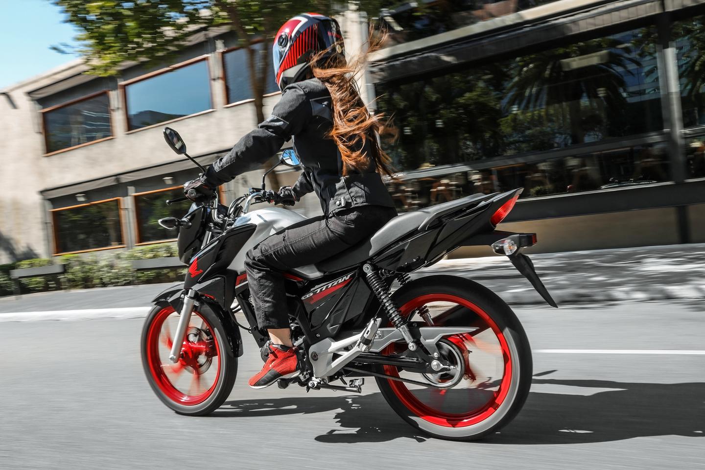 Honda CB 500X e CB 500F 2024: novas cores para a crossover e naked  favoritas dos brasileiros - Honda Sala de Imprensa