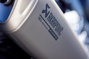 Honda CBR 1000RR-R Fireblade SP 2023: aperfeiçoamento técnicos e ainda mais performance marcam o novo modelo