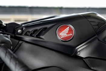  Honda CBR 1000RR-R Fireblade SP ganha nova opção de cor em sua versão 2024