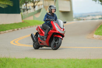 Honda PCX 160 2025: novas cores para a scooter nº1 do Brasil