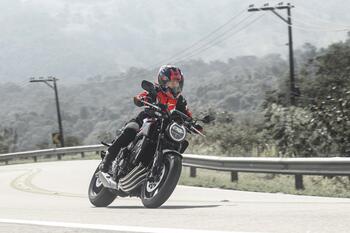 Honda CB 650R E-Clutch 2026