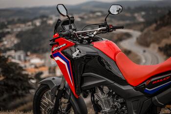 Honda XRE 300 Sahara 2026: novas cores 