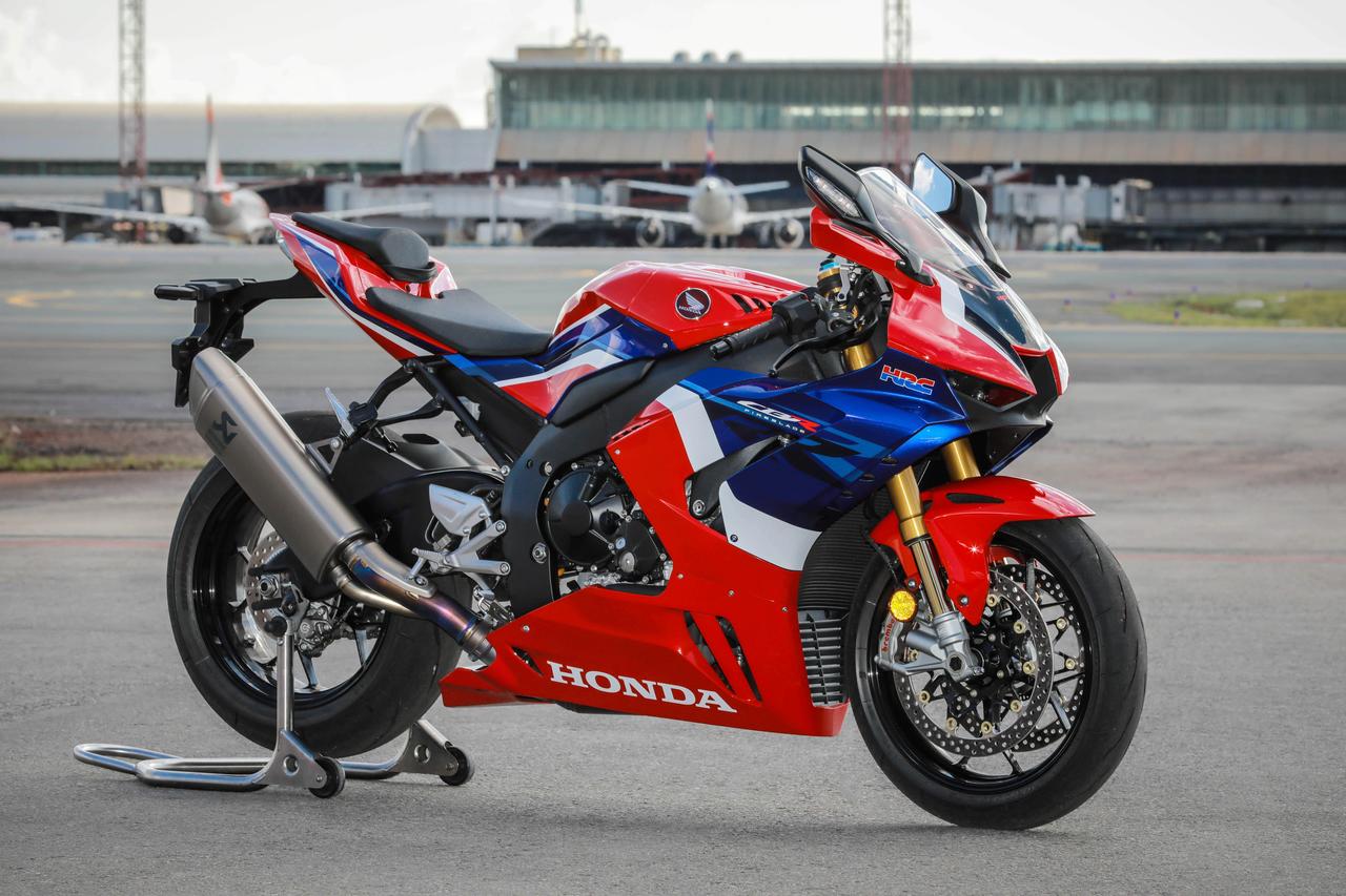 Honda CBR 1000RR-R SP traz tecnologia das pistas para as ruas