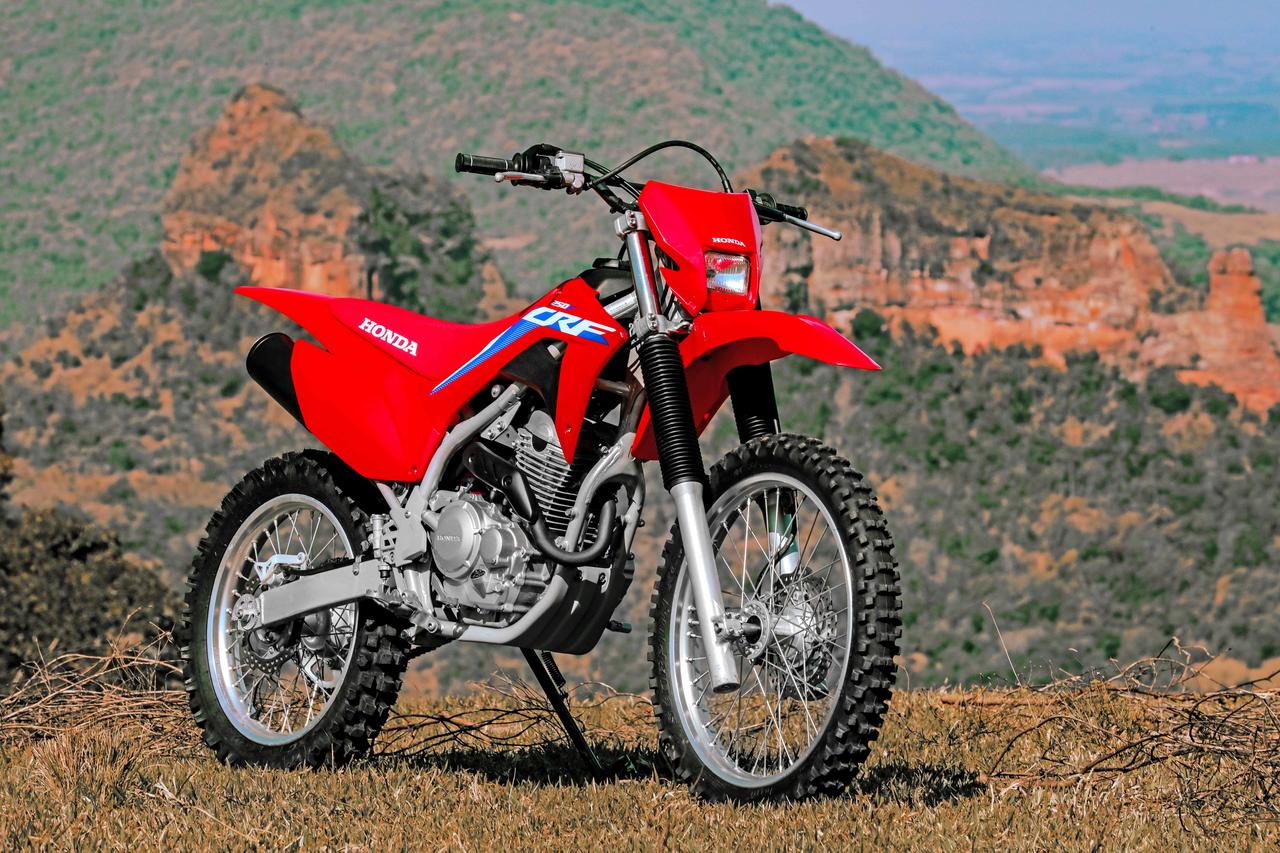 HONDA CRF 250F - Testamos a moto porta de entrada para a emoção do mundo  off-road 